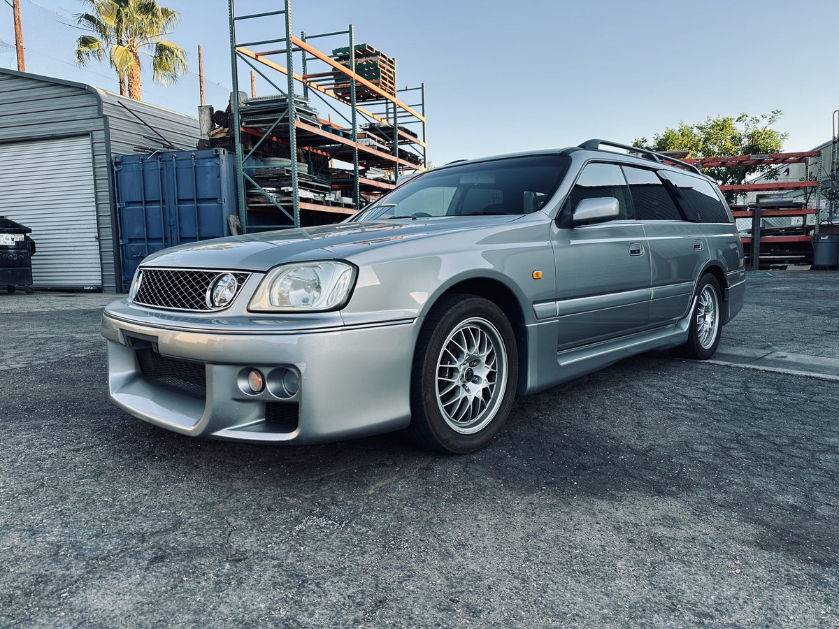 This 2000 Nissan Stagea 260 RS is a Must-Have
